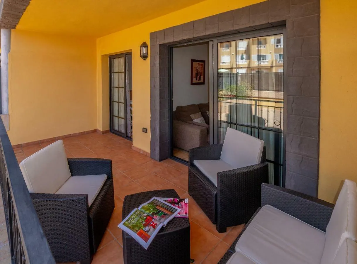 Apartamento Vanessa أذيخي